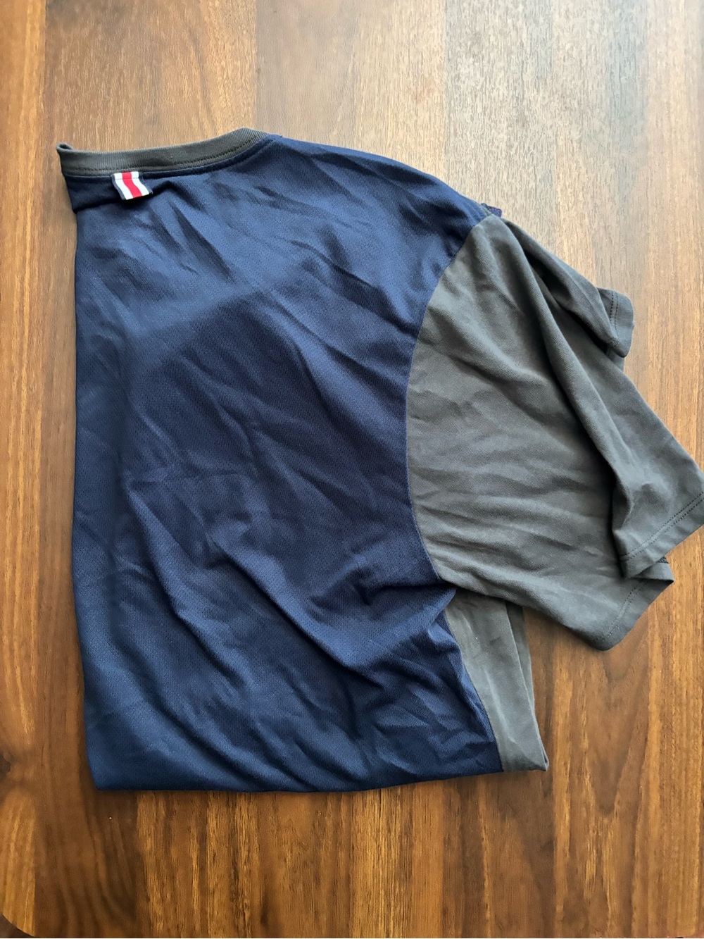 Nike UCONN Huskies dri-fit tee - Picture 2 of 6